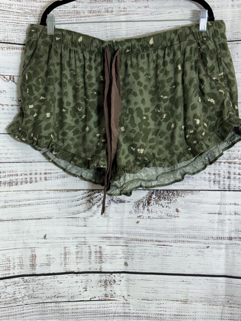 aerie Shorts Womens Size XX Large Olive Green Camo Sleep Ruffle Drawstring New